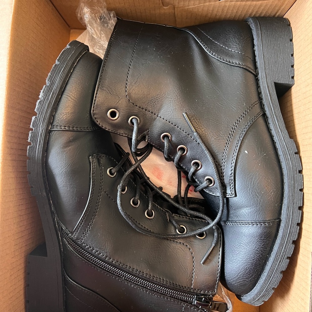 Vepose Black Boots
